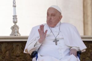 Vaticano revela causas da morte do papa Francisco: AVC, coma e colapso