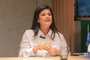 Rose acena em direção a Reinaldo e Riedel 
