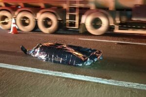 Motociclista morre atropelada por caminhonete na BR-163, em Dourados (vídeo)