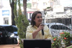 Prefeita Adriane Lopes no lançamento da campanha Maio Amarelo