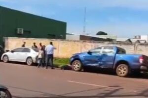 Vítima ficou caída em frente a própria caminhonete