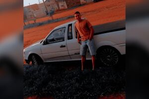 'Sem acreditar', desabafa mãe de jovem morto em acidente no Nova Campo Grande