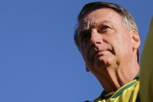 Bolsonaro grava com casal de aposentados vítima de fraude no INSS