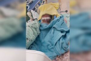 Após agravamento, bebê de 17 dias consegue vaga em CTI em Campo Grande