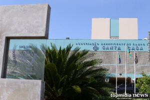 Mulher foi levada para a Santa Casa 