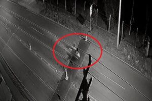 Vídeo flagra motociclista 'rampando' quebra-molas em acidente fatal em Dourados (vídeo)