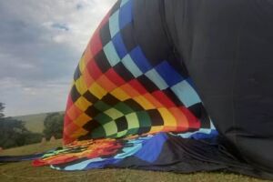 Balão faz pouso fora do local previsto e assusta moradores de Sorocaba