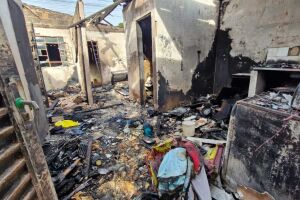 Casa ficou completamente destruída