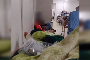 Com fêmur quebrado há uma semana, motoentregador fica de molho à espera de cirurgia na Santa Casa 
