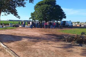 Irmãos de 5 e 2 anos, mortos em acidente, são enterrados em Taquarussu
