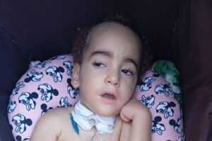 Família é enganada durante campanha por cadeira especial para criança em Campo Grande