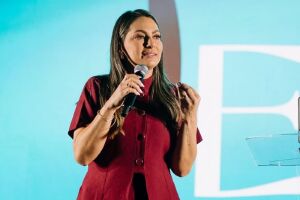 Mulher cristã tem mais de 1 milhão de seguidores 