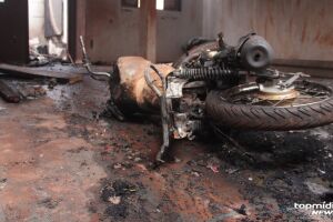 A casa foi completamente destruída pelo fogo