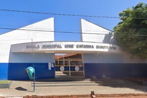 Criança autista volta das férias sem professora auxiliar em escola municipal no Jardim Noroeste