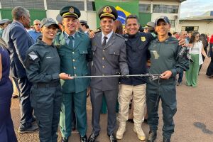 Oziel e os filhos policiais e bombeiro militar 