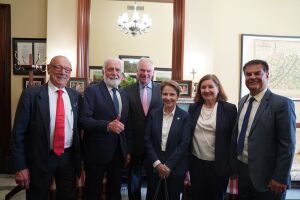 Senador de MS volta dos EUA com otimismo