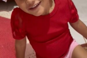 Vencendo a leucemia, alegria de &Aacute;gatha &eacute; retornar &agrave; escola