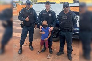 Polícia Militar faz visita surpresa e emociona criança com câncer em Nova Alvorada do Sul