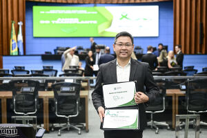 Médico responsável por Transplante de Medula Óssea do Hospital Cassems de Campo Grande é homenageado