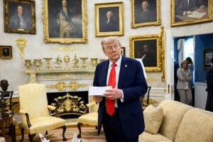 Donald Trump: "Estão tentando fazer uma execução política de Bolsonaro"