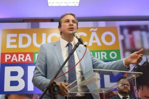 Ministro Educação visita duas cidades de MS