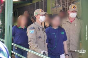 Ela foi contida por professores at&eacute; a chegada do Corpo de Bombeiros