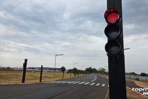 Motorista furou semáforo em alta velocidade antes de atropelar criança na Duque de Caxias (vídeo)