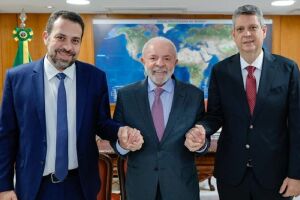 Lula anuncia Boulos no lugar de M&aacute;rcio Mac&ecirc;do na Secretaria-Geral