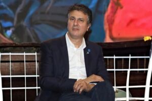 Ministro desviou do jeito que deu...