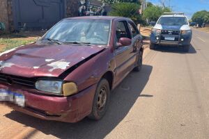 Motorista é flagrado dirigindo com acelerador na mão em Três Lagoas (vídeo)