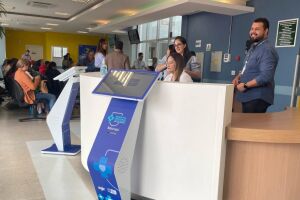 A iniciativa acompanha investimentos em equipamentos modernos, como arcos cirúrgicos, torres de videolaparoscopia, autoclaves e aparelhos de raio-X digital