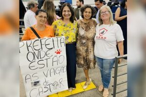 Luiza foi autora de projeto para ampliar castração