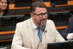 Pollon diz que decreto atual põe policiais em risco