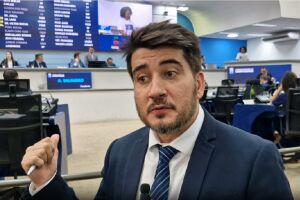 Tavares foi o autor da lei sobre atestados 