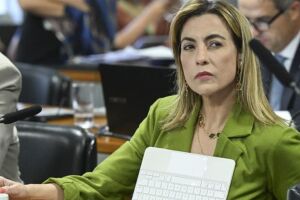 Senadora Soraya desafia ex-governador