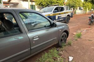 Homem que afirmou que o carro era dele, fugiu após pedirem documentos