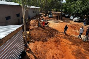 Bombeiros resgatam corpo de trabalhador soterrado em obra de Campo Grande