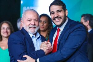 Lula recebe Messias e oficializa indica&ccedil;&atilde;o do ministro ao STF