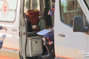 Briga termina com homem esfaqueado no meio da rua na Vila Nasser (vídeo)