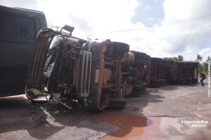 Câmera mostra curva 'errada' de carreta que colidiu com ônibus do exército no Macroanel (vídeo)