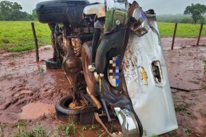 Uma pessoa morre e outra fica ferida em capotamento de caminhonete na MS-162