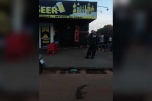 Homem é executado a tiros dentro de conveniência em Três Lagoas