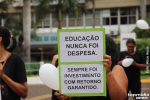 Prefeitura exonera mais de 70 assistentes infantis em meio &agrave; amea&ccedil;a de greve em Campo Grande