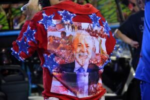 PL aciona TSE para investigar homenagem a Lula na Sapuca&iacute;