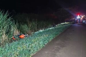 Ex-jogador morre ao bater moto em caminh&atilde;o na BR-163 (v&iacute;deo)