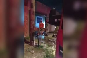Inc&ecirc;ndio destr&oacute;i quarto de resid&ecirc;ncia no Tarum&atilde; (v&iacute;deo)