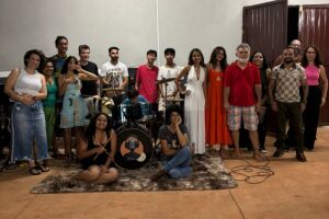 Aos s&aacute;bados, projeto se transforma em ponto de cultura para crian&ccedil;as e adolescentes