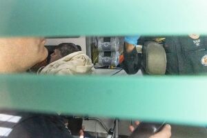 Bolsonaro sendo levado ao hospital