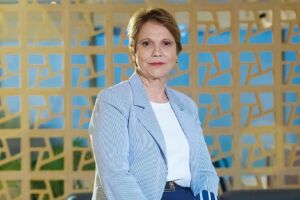 Tereza Cristina se diz preparada, mas descarta vice de Fl&aacute;vio Bolsonaro como 'sonho de consumo'