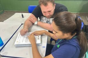 Sem professor apoiador crian&ccedil;as com defici&ecirc;ncia n&atilde;o conseguem ir para a escola 